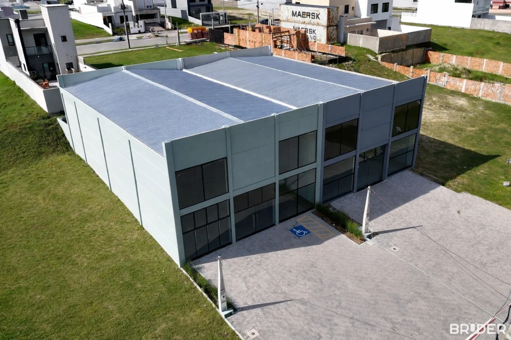Estrutura pré-moldada comercial em Pelotas- Bruder Pré Moldados pavilhão pré-moldado para loja comercial região Sul do RS