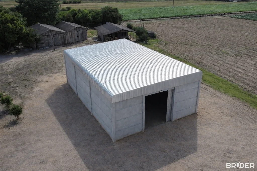 Galpão pré-moldado agrícola em Rio Grande - Bruder Pré-moldados aviário pré-moldado de concreto construído pela Bruder na região Sul do RS