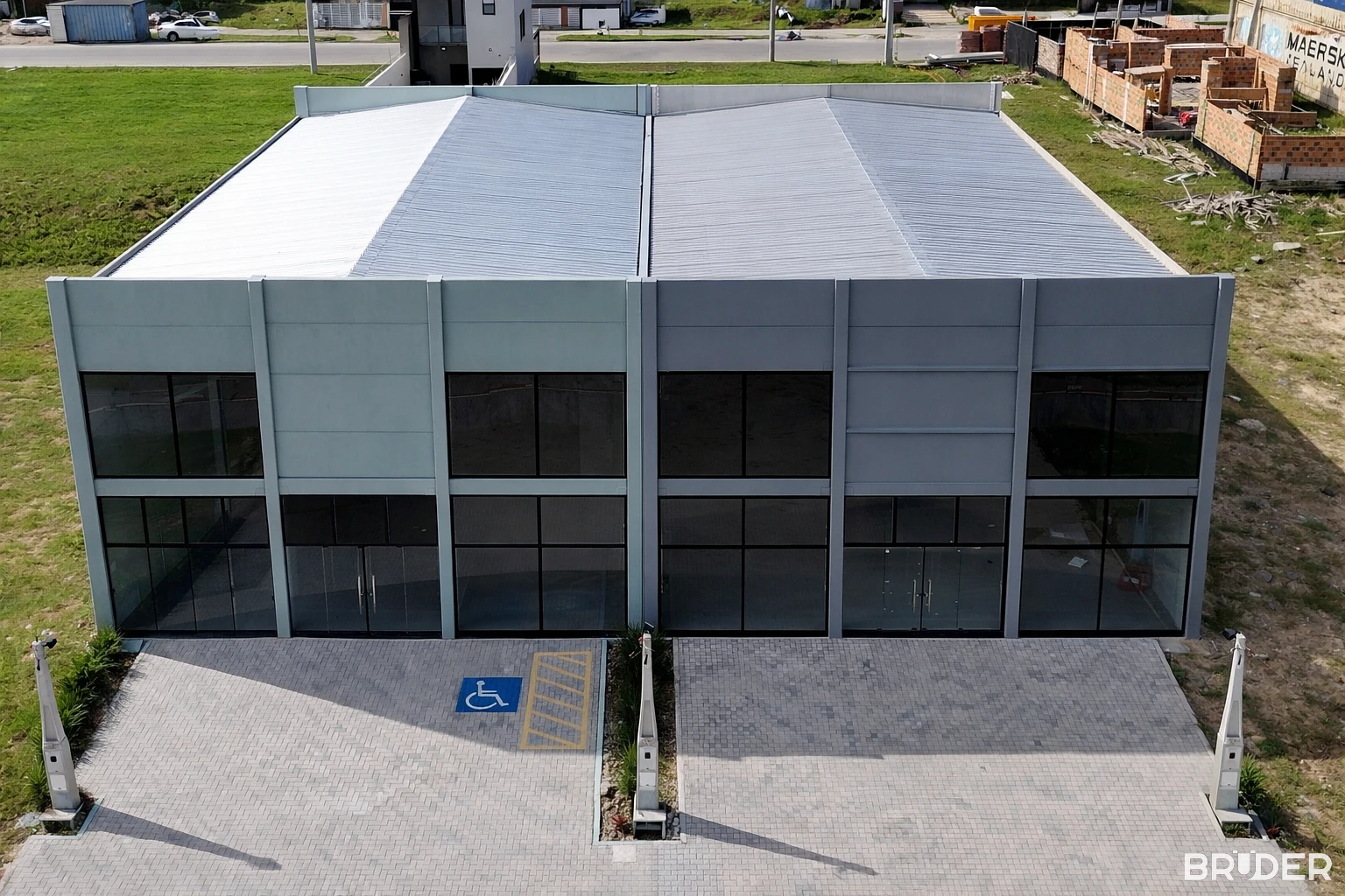 Galpão pré-moldado comercial em Pelotas - Bruder Pré Moldados galpão pré-moldado comercial de concreto construído pela Bruder em Pelotas RS